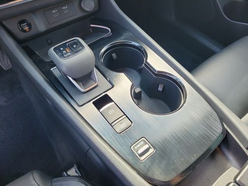 Certified 2025 Nissan Rogue SL FWD image 24