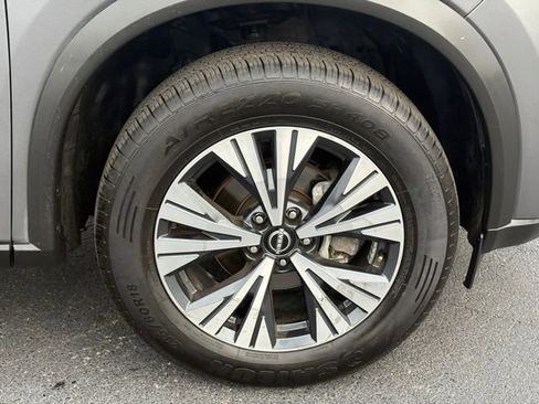 Certified 2023 Nissan Rogue SV image 26