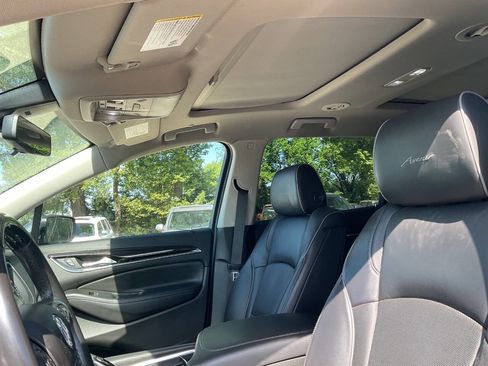 Used 2021 Buick Enclave Avenir w/ Avenir Technology Package FWD image 19