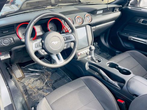 Used 2015 Ford Mustang Convertible w/ Equipment Group 051A image 28