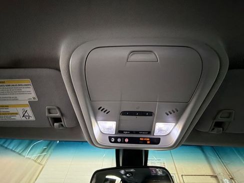 Used 2019 Chevrolet Equinox LT image 22