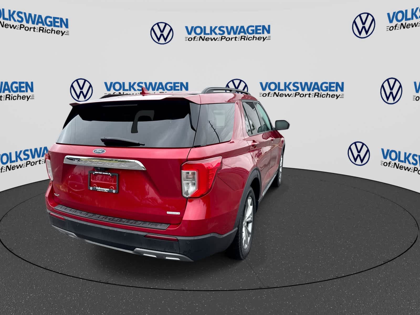 Used 2020 Ford Explorer XLT w/ Equipment Group 202A RWD image 14