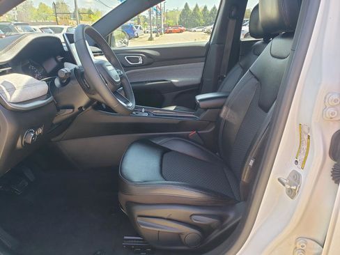 Certified 2024 Jeep Compass Latitude AWD/4WD image 10
