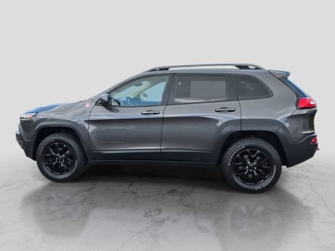 Used 2017 Jeep Cherokee Trailhawk AWD/4WD image 5