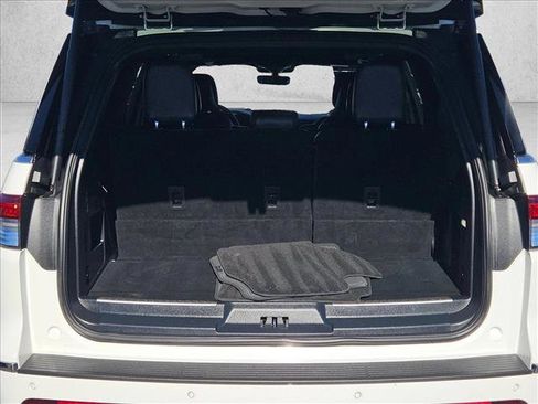 Used 2024 Lincoln Navigator Reserve w/ Monochromatic Package image 6