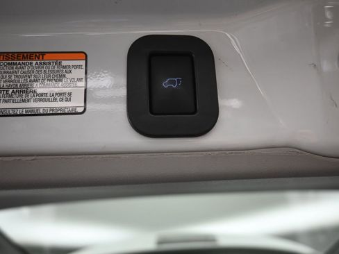 Used 2017 Toyota Sienna XLE w/ XLE Navigation Package image 11