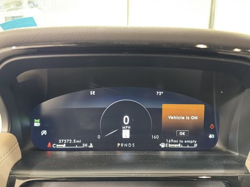 Used 2022 Lincoln Nautilus FWD w/ Premium Package image 16