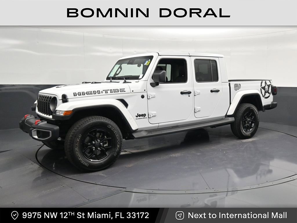 Used 2025 Jeep Gladiator Sport AWD/4WD image 1