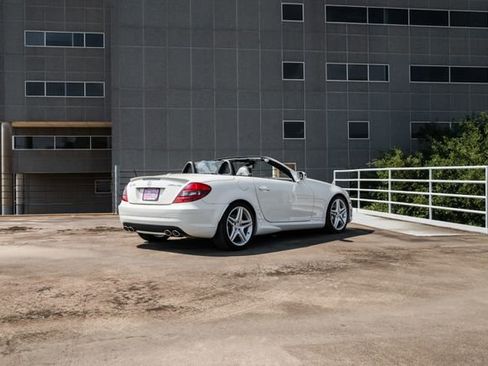 Used 2009 Mercedes-Benz SLK 55 AMG image 18