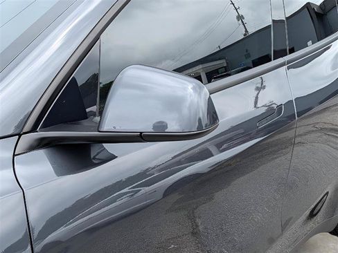 Used 2024 Tesla Model Y 2WD image 4