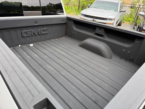 Used 2017 GMC Sierra 1500 SLT w/ SLT Premium Package AWD/4WD image 7