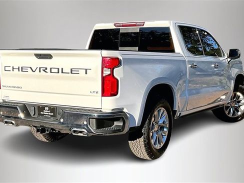 Used 2022 Chevrolet Silverado 1500 LTZ image 5