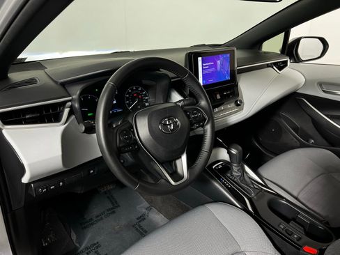 Certified 2025 Toyota Corolla SE FWD image 12