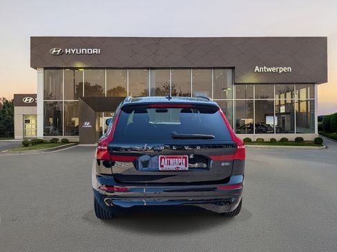 Used 2022 Volvo XC60 B5 Momentum AWD/4WD image 4