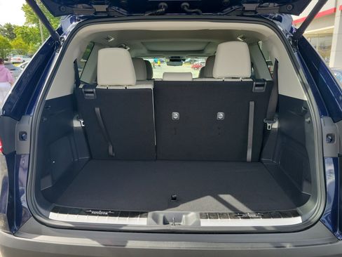 Used 2026 Toyota Grand Highlander LE image 9