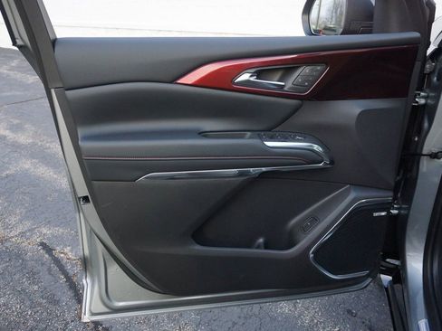 New 2026 Chevrolet Traverse RS w/ LPO, Floor Liner Package image 23