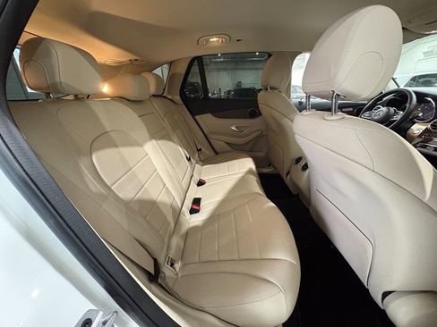 Used 2022 Mercedes-Benz GLC 300 4MATIC SUV image 42