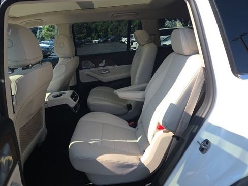 Used 2026 Mercedes-Benz GLS 450 4MATIC image 6