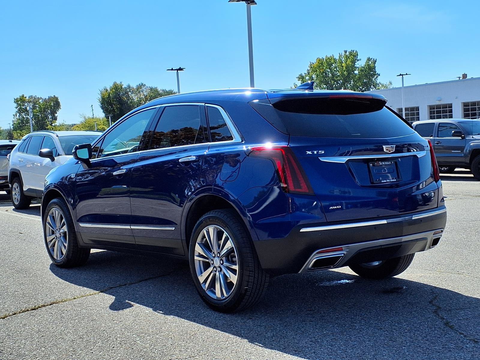 Used 2024 Cadillac XT5 Premium Luxury w/ LPO, Floor Liner Package AWD/4WD image 7