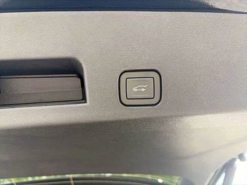 New 2026 Chevrolet Traverse LT w/ Driver Confidence Package FWD image 8