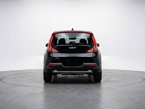 Used 2025 Kia Soul LX w/ LX Technology Package FWD image 7