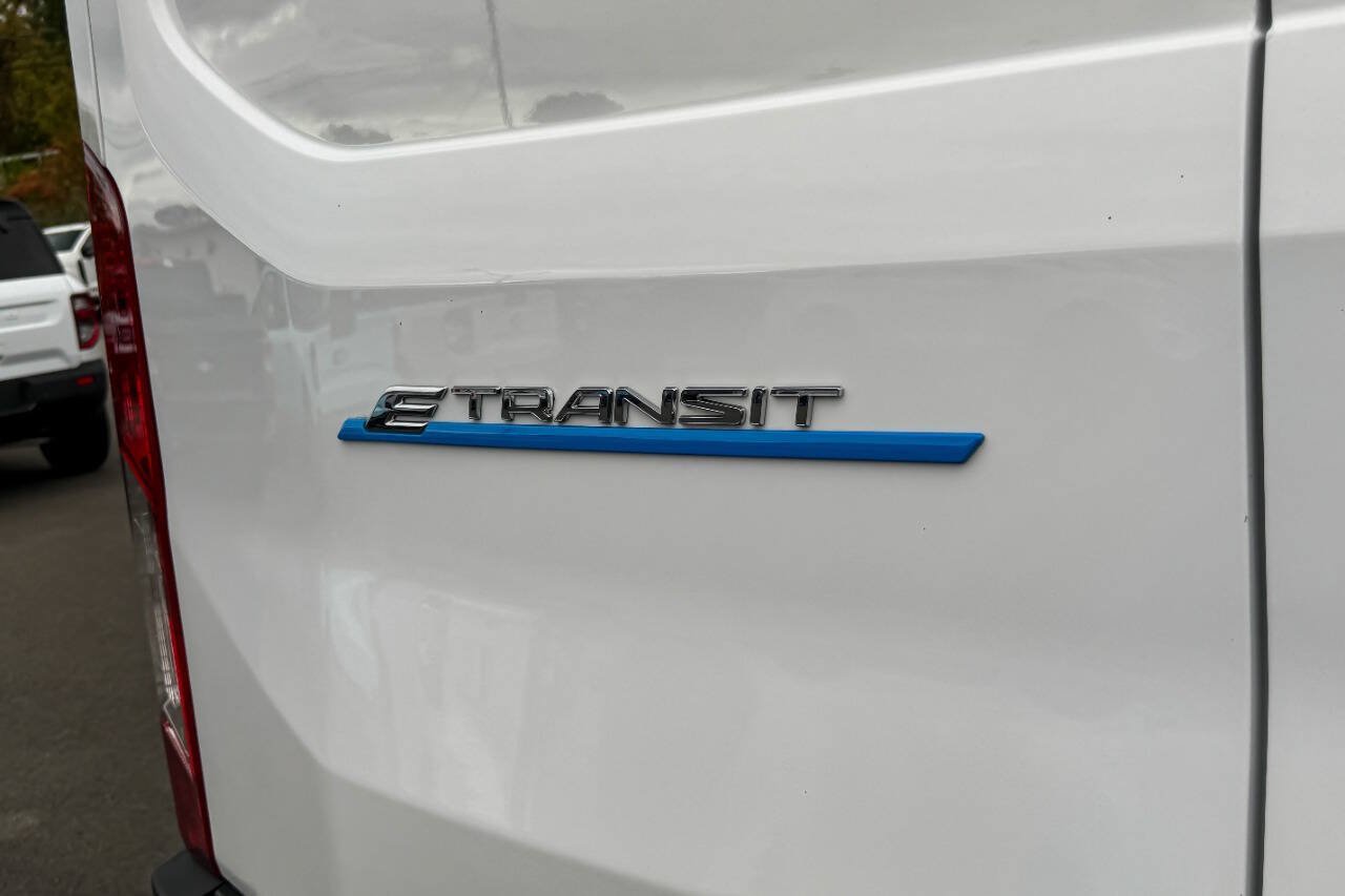 Used 2023 Ford E-Transit Medium Roof RWD image 13