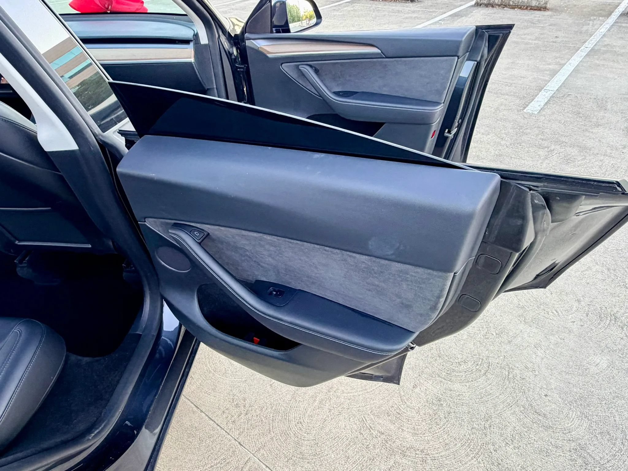 Used 2025 Tesla Model Y Long Range AWD/4WD image 28