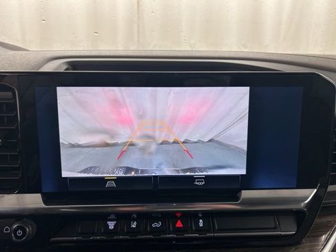 Used 2024 Chevrolet Silverado 3500 LT image 16