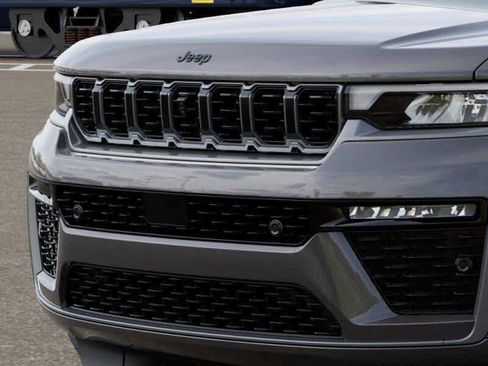 New 2026 Jeep Grand Cherokee Summit AWD/4WD image 70
