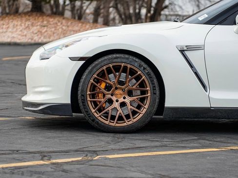 Used 2009 Nissan GT-R Premium image 8