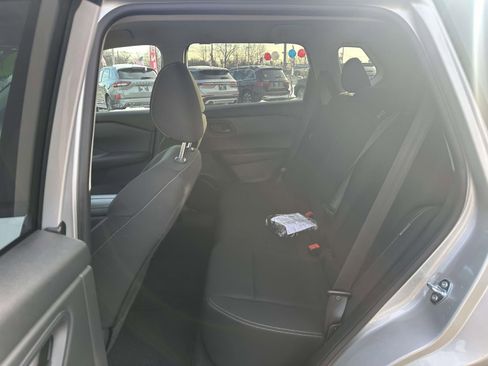 Used 2025 Nissan Rogue S image 13