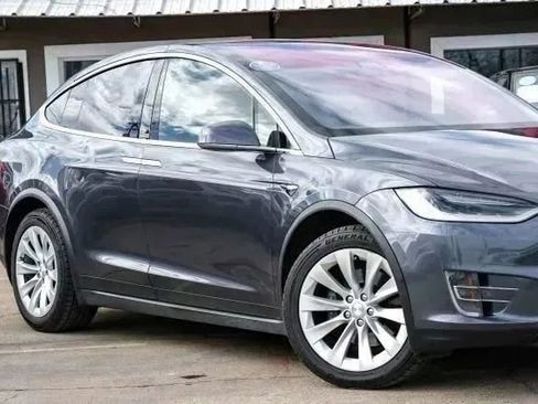 Used 2018 Tesla Model X 100D image 10