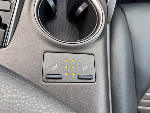 Used 2022 Toyota Camry SE image 21