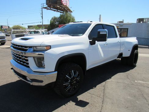Used 2020 Chevrolet Silverado 3500 LTZ w/ LTZ Plus Package AWD/4WD image 24