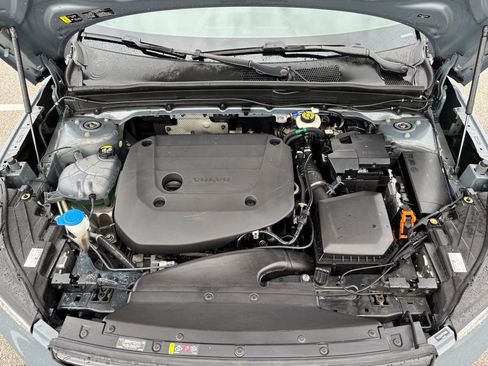 Used 2023 Volvo XC40 B5 Plus w/ Driver Assist Package AWD/4WD image 26