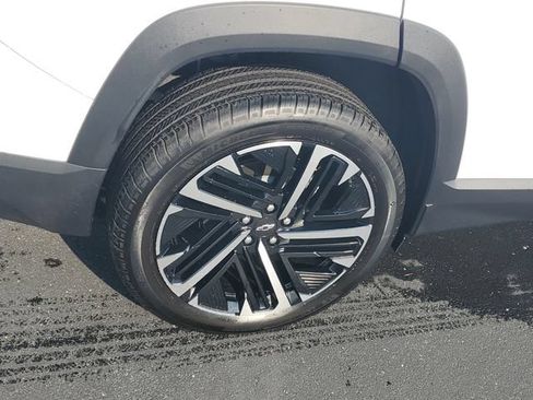 Certified 2026 Chevrolet Equinox RS w/ Convenience Package III FWD image 5