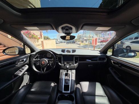 Used 2015 Porsche Macan S image 9