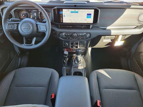 New 2025 Jeep Gladiator Rubicon image 18