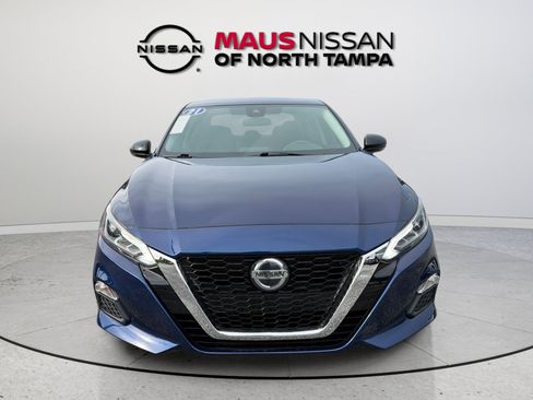 Used 2021 Nissan Altima 2.5 SR w/ SR Premium Package FWD image 2