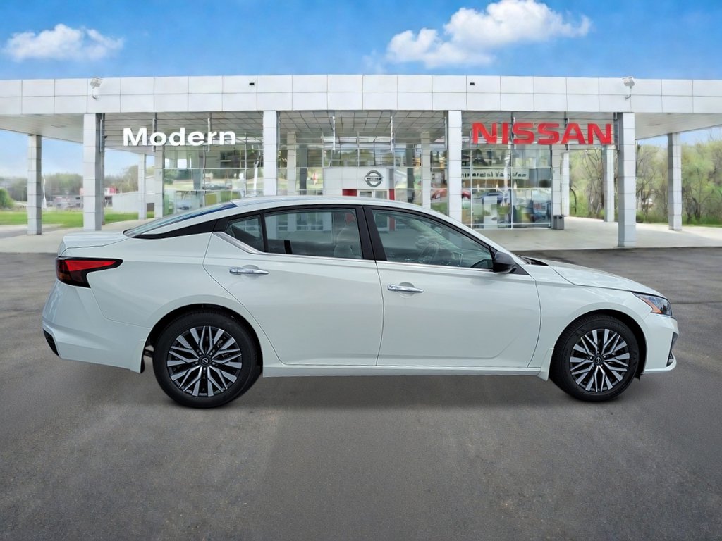 New 2026 Nissan Altima 2.5 SV FWD image 7