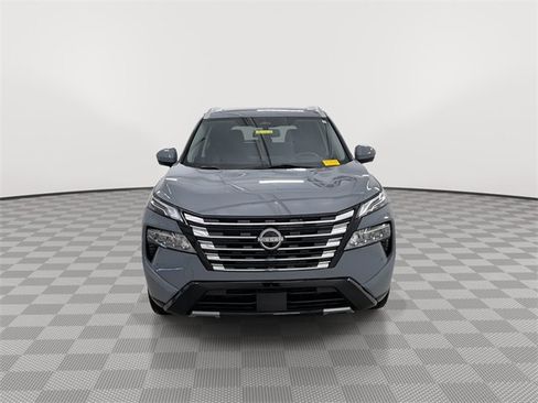 Used 2024 Nissan Rogue Platinum w/ Platinum Premium Package image 3