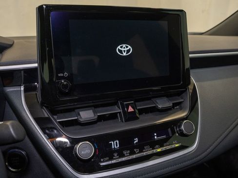 Certified 2025 Toyota Corolla SE image 12