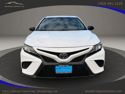 Used 2020 Toyota Camry SE image 8
