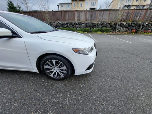 Used 2017 Acura TLX image 8