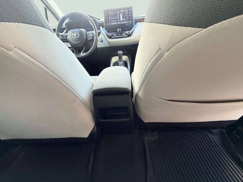 Used 2021 Toyota Corolla LE FWD image 21