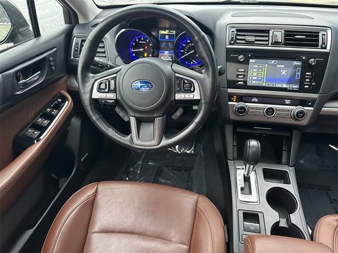 Used 2017 Subaru Outback 2.5i Touring w/ Popular Package #5A image 17