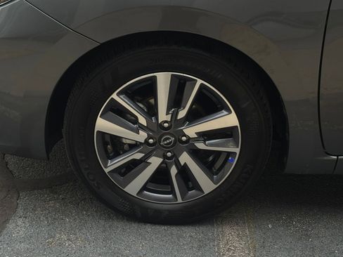 Used 2025 Nissan Versa SV FWD image 30