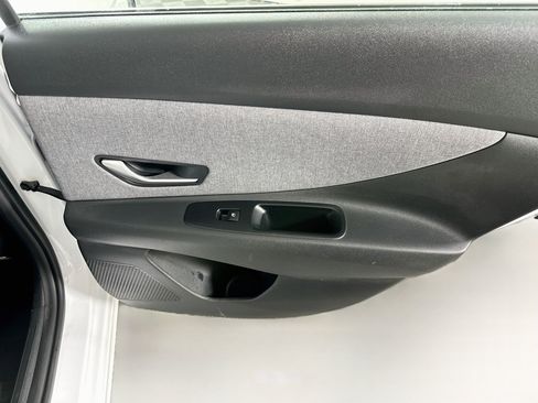 Used 2024 Hyundai Elantra Limited FWD image 30