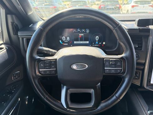 Used 2023 Ford Expedition Platinum AWD/4WD image 15