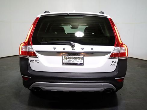Used 2015 Volvo XC70 T6 w/ Proximity Package image 10